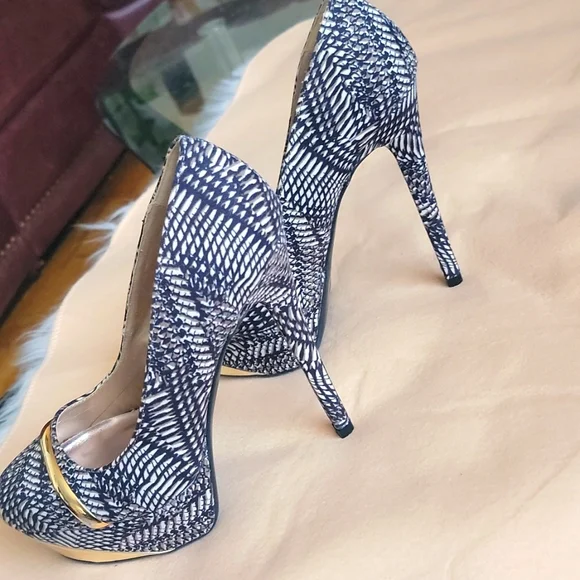 Qupid - Picture 2 of 6